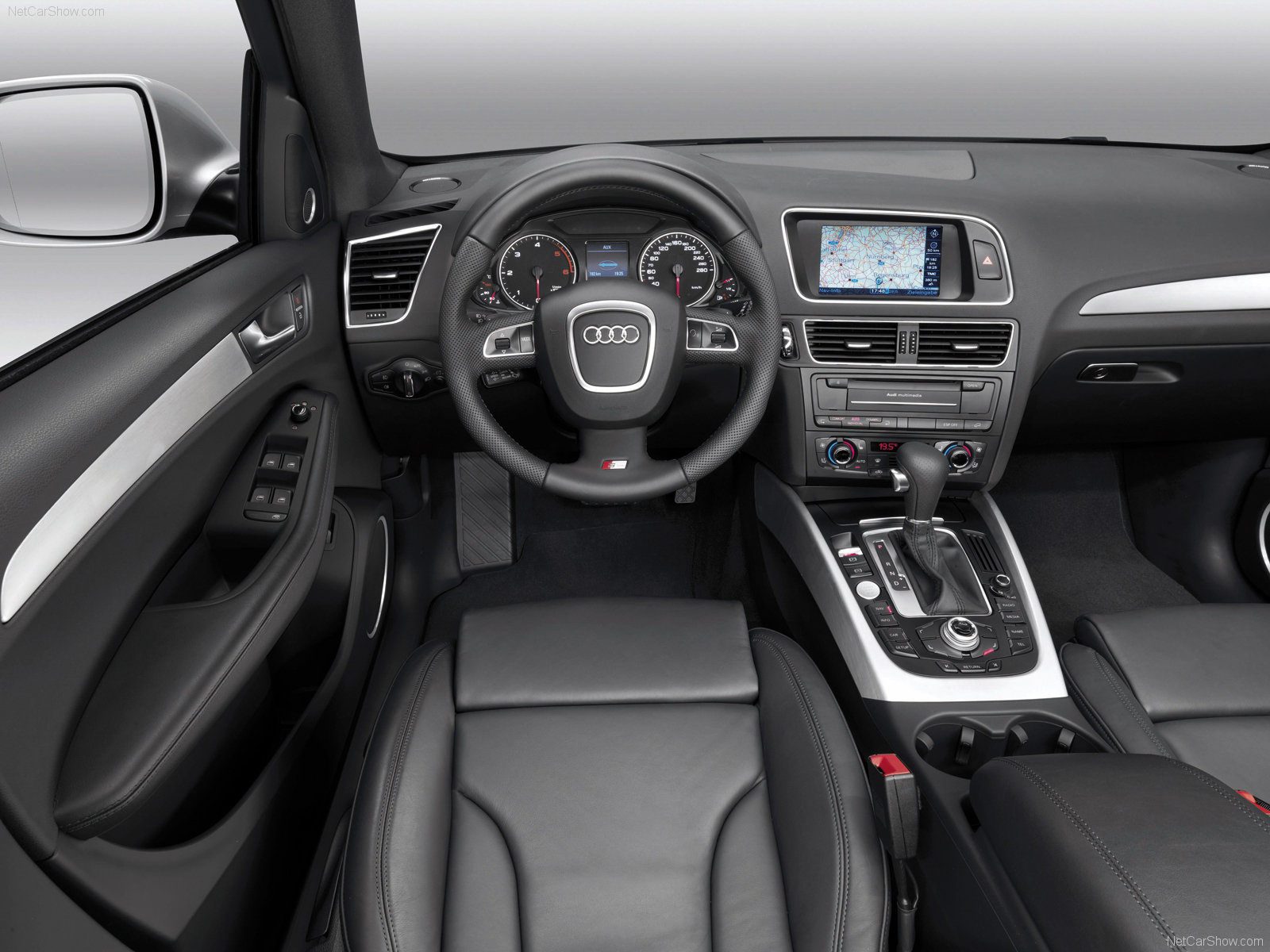 Audi Q5 :    ()